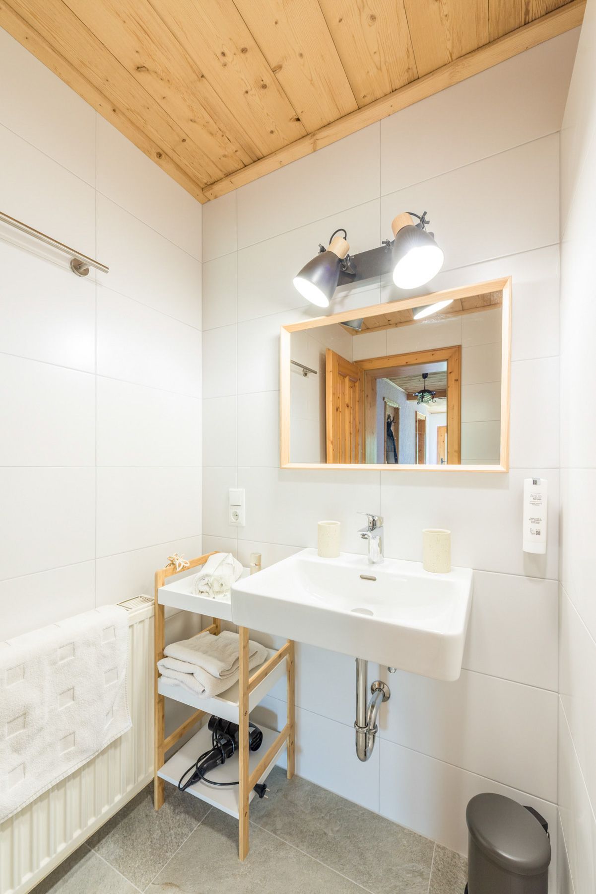 Zimmer Zur Tenne: Bad Waschbecken